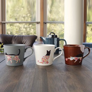 Magic Cat Mug 3 designs — Searching Cat, Sitting Cat, Ball and Cat, Japan- changing color by pouring hot drink